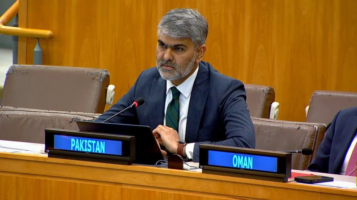 پاکستان نے اقوام متحدہ میں افغانستان کے اندر جدید ہتھیاروں کی موجودگی پر گہری تشویش کا اظہار کرتے ہوئے خبردار کیا ہے کہ یہ اسلحہ دہشت گرد گروہوں کے ہاتھ لگنے سے خطے کی سلامتی کو شدید خطرات لاحق ہو سکتے ہیں۔