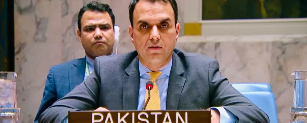 اقوامِ متحدہ کی سلامتی کونسل میں پاکستان نے یوکرین کشیدگی پر تشویش کا اظہار کرتے ہوئے فوری جنگ بندی، امریکی سہولت کاری سے مذاکرات کی بحالی اور سویلین آبادی کے تحفظ کا مطالبہ کر دیا ہے۔