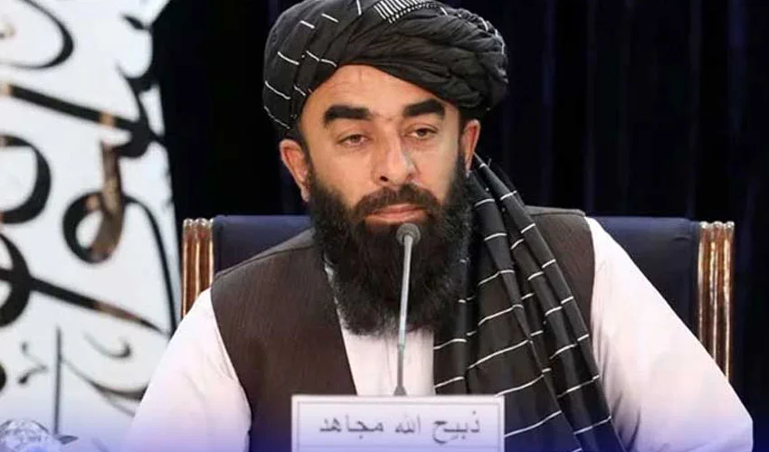 پاکستانی فضائی حملوں کے بعد افغان طالبان کے ترجمان ذبیح اللہ مجاہد نے پاکستان کو زمینی سطح پر بدلہ لینے کی دھمکی دے دی۔