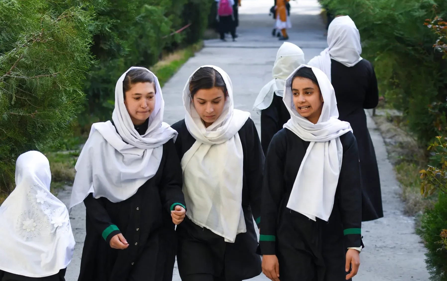 افغانستان میں لڑکیوں کی آن لائن تعلیم بھی شدید مشکلات کا شکار