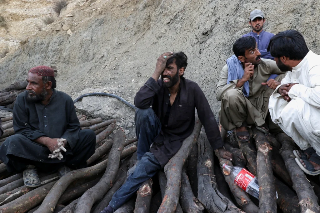 بلوچستان: کان میں دھماکے سے 34 اموات، دیگر مزدوروں کی تلاش جاری