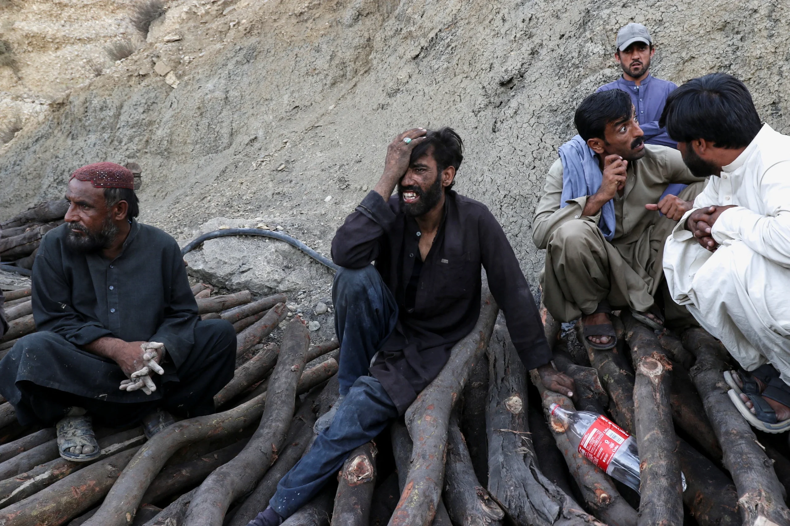 بلوچستان: کان میں دھماکے سے 34 اموات، دیگر مزدوروں کی تلاش جاری