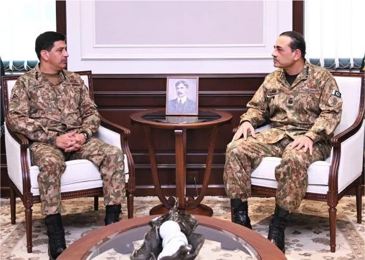 سی این ایس سی کا منصب سنبھالنے کے بعد جنرل عامر رضا کی فیلڈ مارشل سے ملاقات