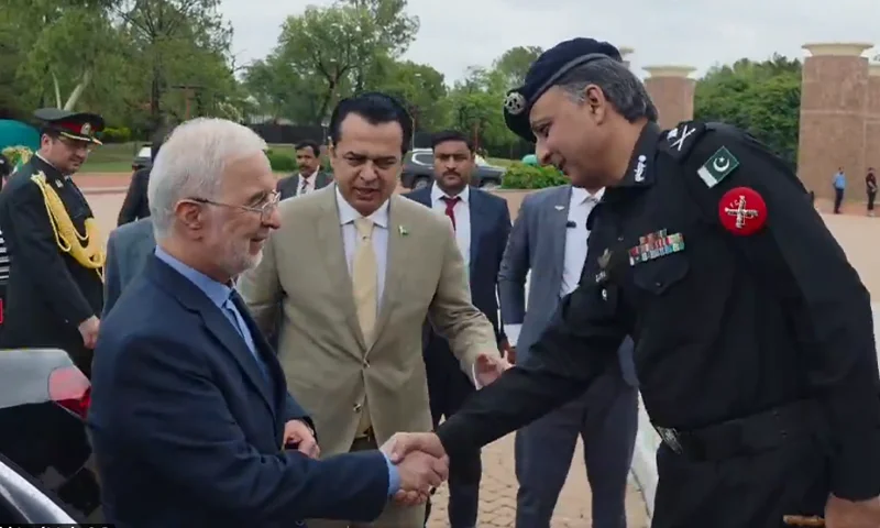 ایرانی وزیر داخلہ کو پاکستان مونومنٹ پر گارڈ آف آنر، یادگارِ شہداء پر فاتحہ خوانی