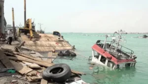 یمن کی المخا بندرگاہ پر حوثیوں کے میزائل حملے