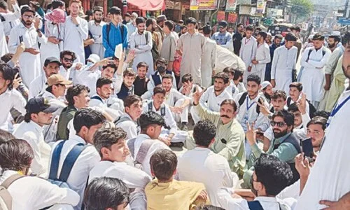 کرک میں طلبہ کا دھرنا
