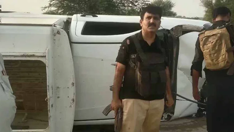 ڈیرہ اسماعیل خان میں دہشتگرد حملہ، 5 پولیس اہلکار زخمی