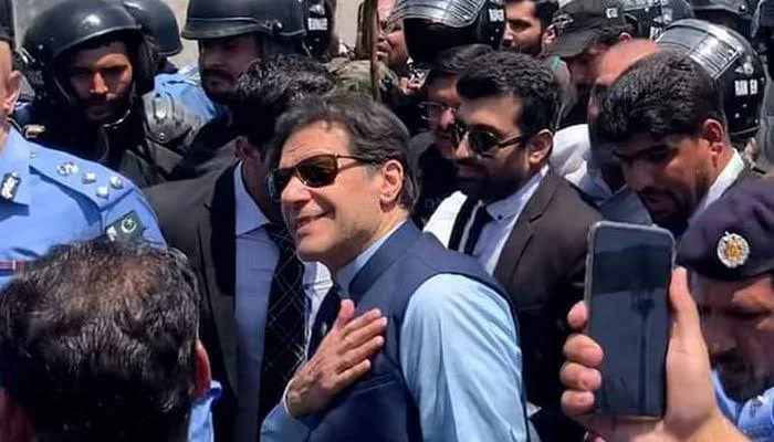 اڈیالہ کی سیاست یا خیبر پختونخوا کی حکومت؟