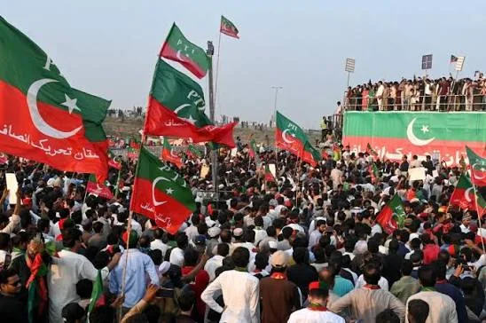کے پی میں عوامی مسائل نظرانداز، حکومت کی ترجیح جلسے جلوس اور سیاسی سرگرمیاں