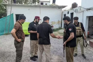 پشاور میں پولیس چیک پوسٹ پر دستی بم حملہ، 7 زخمی