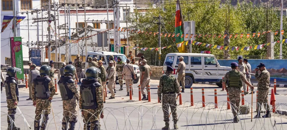 بھارتی فورسز میں خودکشی اور قتل