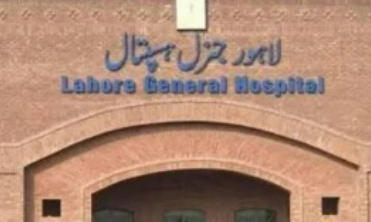 لاہور جنرل ہسپتال کے گائنی وارڈ میں آگ بھڑک اٹھی