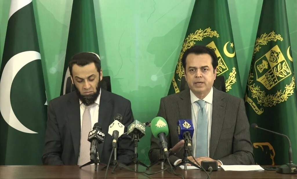 کے پی حکومت اور افغان طالبان