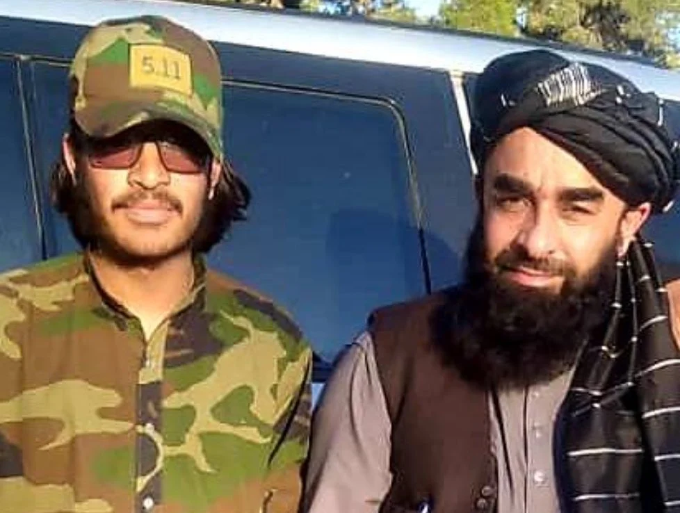 ذبیح اللہ مجاہد اور حسن بن لادن کی تصویر، طالبان القاعدہ روابط