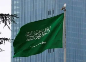 سعودی عرب: 6 بالسٹک میزائل فضا میں تباہ، الرٹ جاری