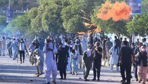 پرتشدد احتجاج پر کریک ڈاؤن: برطانیہ، فرانس اور امریکا میں سخت سزائیں