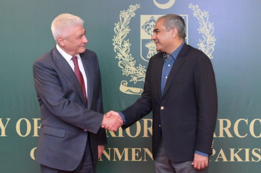 پاکستان اور روس