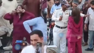 کراچی میں رکشے کی ٹکر پر خاتون مشتعل، ٹریفک معطل
