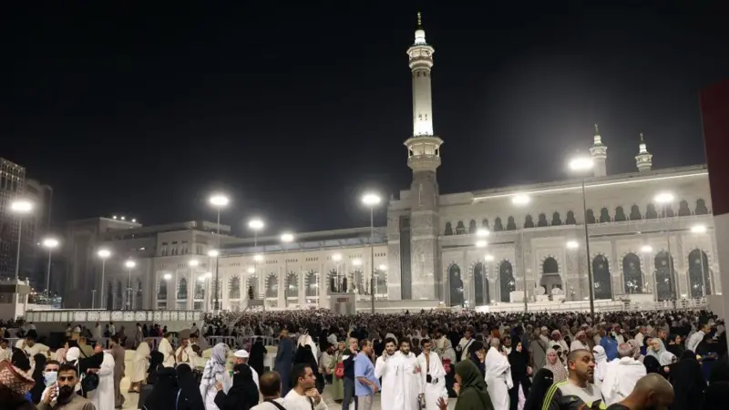 مکہ کی مسجد میں فحاشی کرنے کا الزام