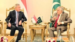 اسحاق ڈار اور سنگاپور کے وزیر خارجہ ڈاکٹر ویوین بالاکرشنن کی ملاقات