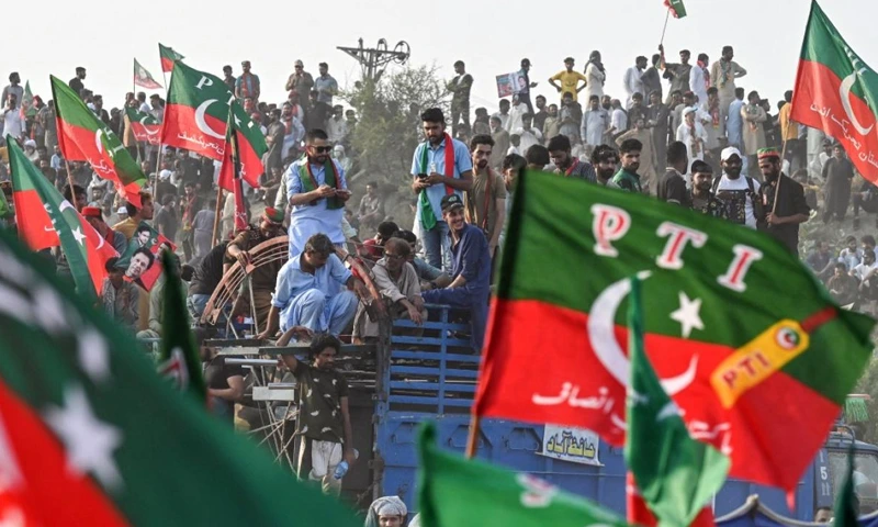 پی ٹی آئی لانگ مارچ اور کرپشن