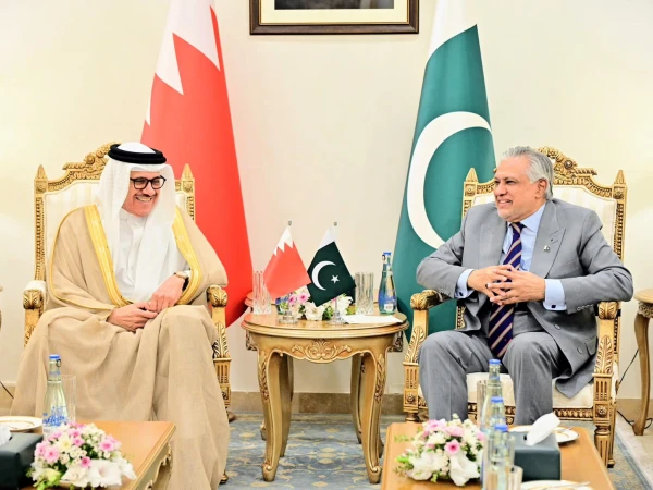 اسحاق ڈار سے بحرینی ہم منصب کی ملاقات