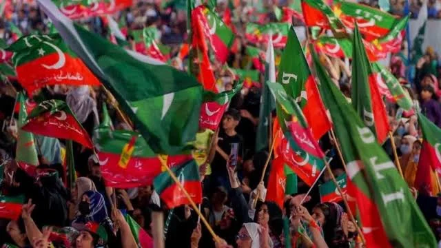 پی ٹی آئی کا دوہرا معیار