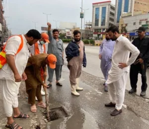 پشاور: بارش کے بعد ضلعی انتظامیہ متحرک