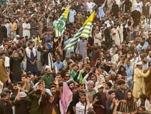 آزاد کشمیر: دھرنے کے قریب پراسرار فائرنگ، ایک نوجوان زخمی